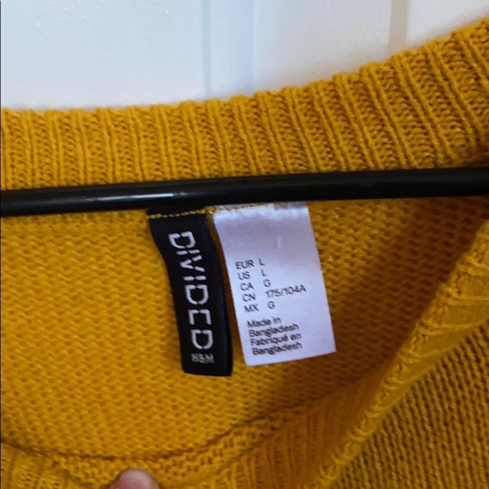 sweater - Picture 2 of 2